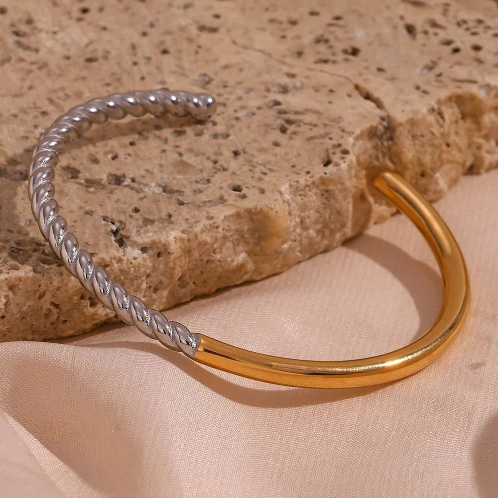 Skanto | Tvunnet Halv To-farget Mansjettarmbånd
