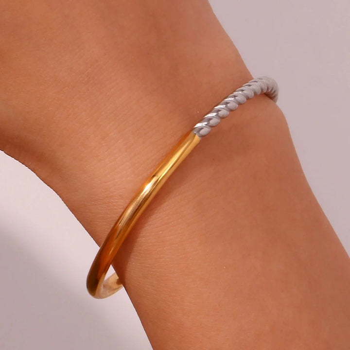 Skanto | Tvunnet Halv To-farget Mansjettarmbånd