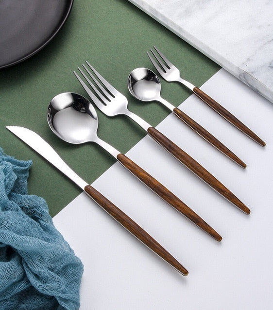 Elegant treske manual gull bestikksett for sofistikert middag | Skanto