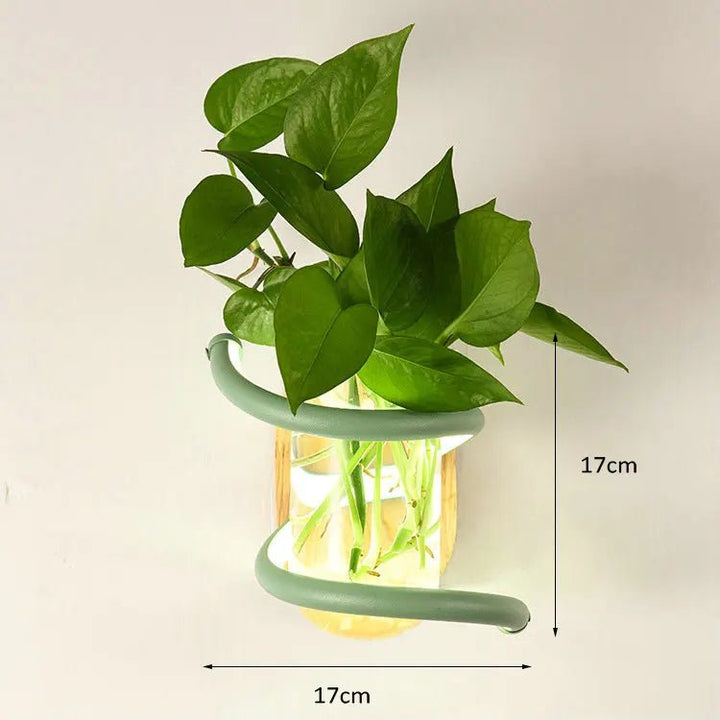 Skanto | VASELUX – Tre vegglampe med integrert LED og dekorativ vase