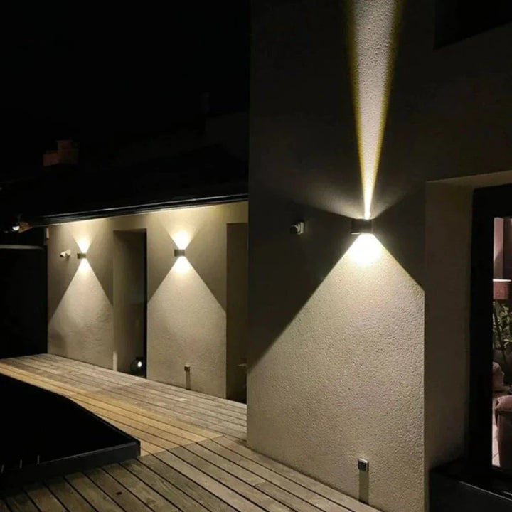 Skanto | Vegglampe Svart Aluminium Justerbar Kubus LED