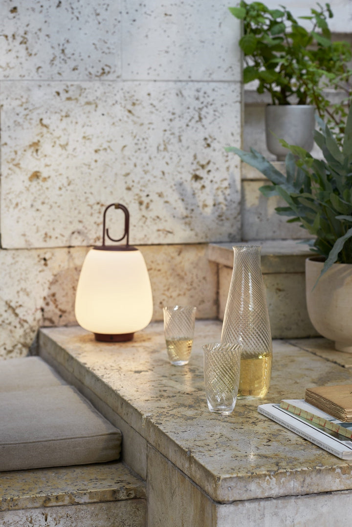 Skanto | Allsidig Patio Lantern - LunaGlow
