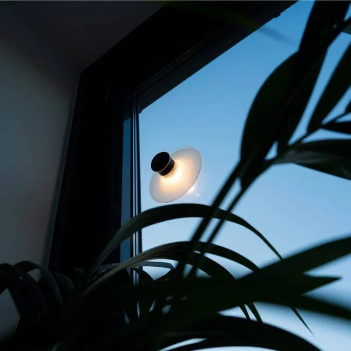 Skanto | Vegglampe med oppladbar sugefeste LED