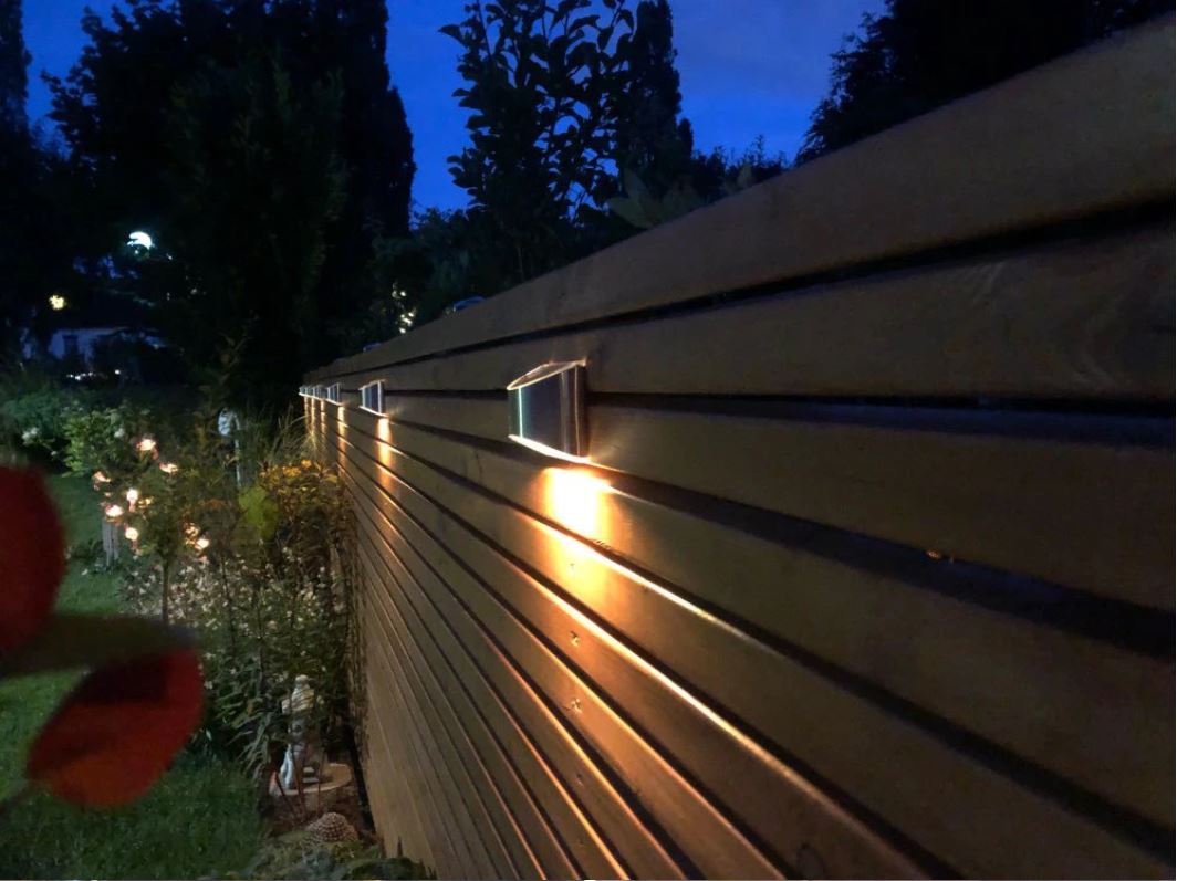 Trådløse LED Solvegglamper Deluxe - Skap den perfekte atmosfæren i hagen din!