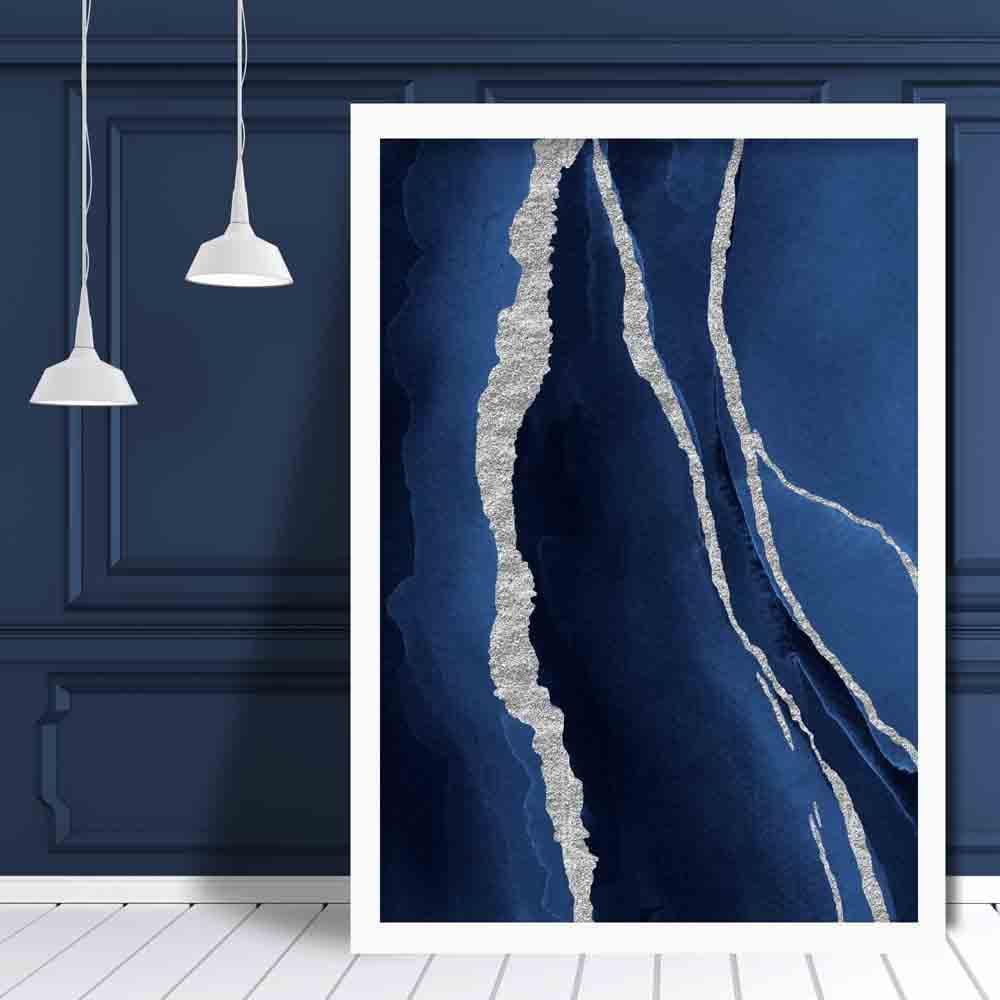 Abstrakt kunsttrykk i marineblått og sølv nr. 1