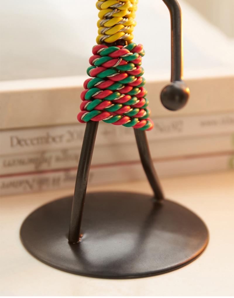 Håndlagde metalllysestaker med figurdesign, unike dekorasjoner for stue