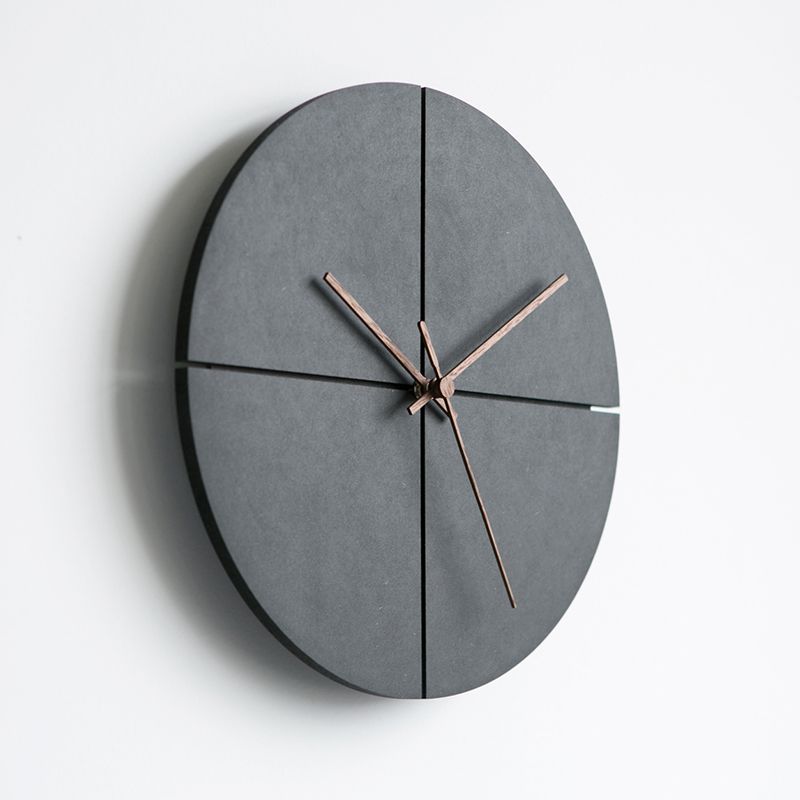 Minimalistisk veggklokke 28 cm – Moderne design i rund og firkantet utførelse for hjem og kontor