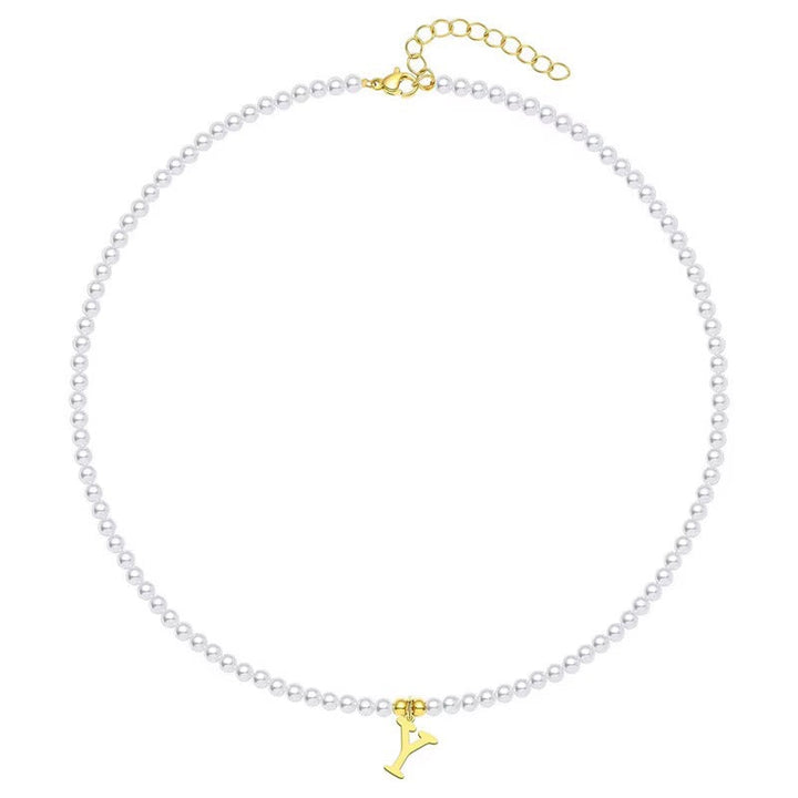 Skanto | Elegant gullbelagt perle bokstav initial halskjede